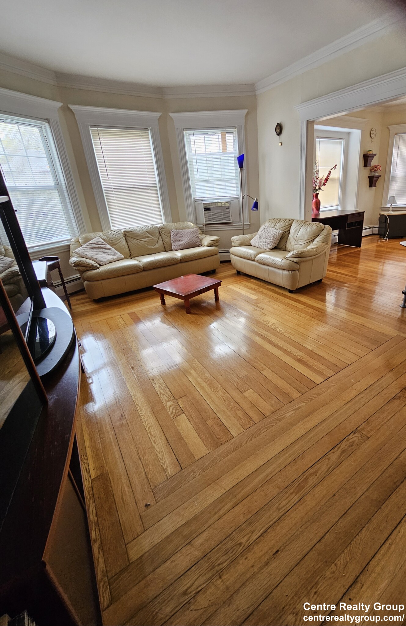 136 Middlesex Rd, Chestnut Hill