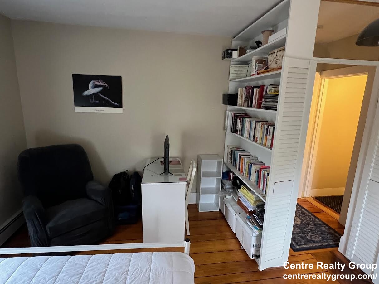 1056 Beacon St, Newton Centre