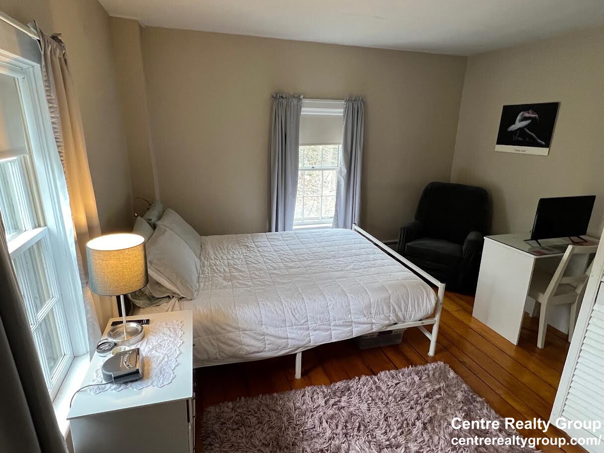 1056 Beacon St, Newton Centre