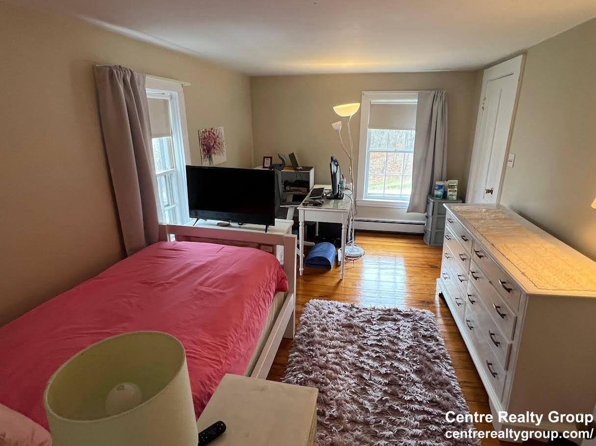 1056 Beacon St, Newton Centre