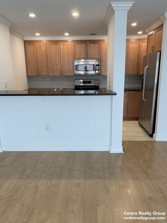 183 Oak St, Newton Upper Falls