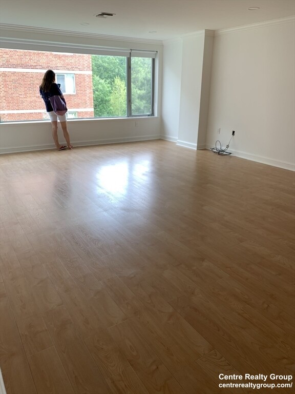 183 Oak St, Newton Upper Falls