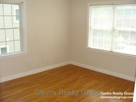 74 Chapel St, Nonantum