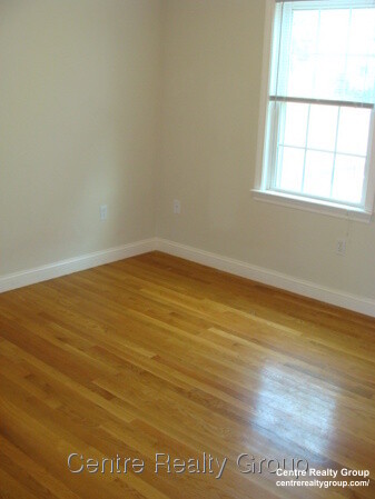 74 Chapel St, Nonantum