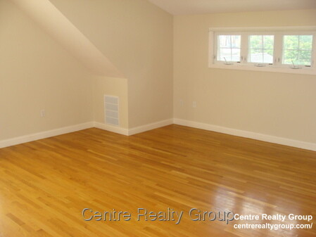 74 Chapel St, Nonantum