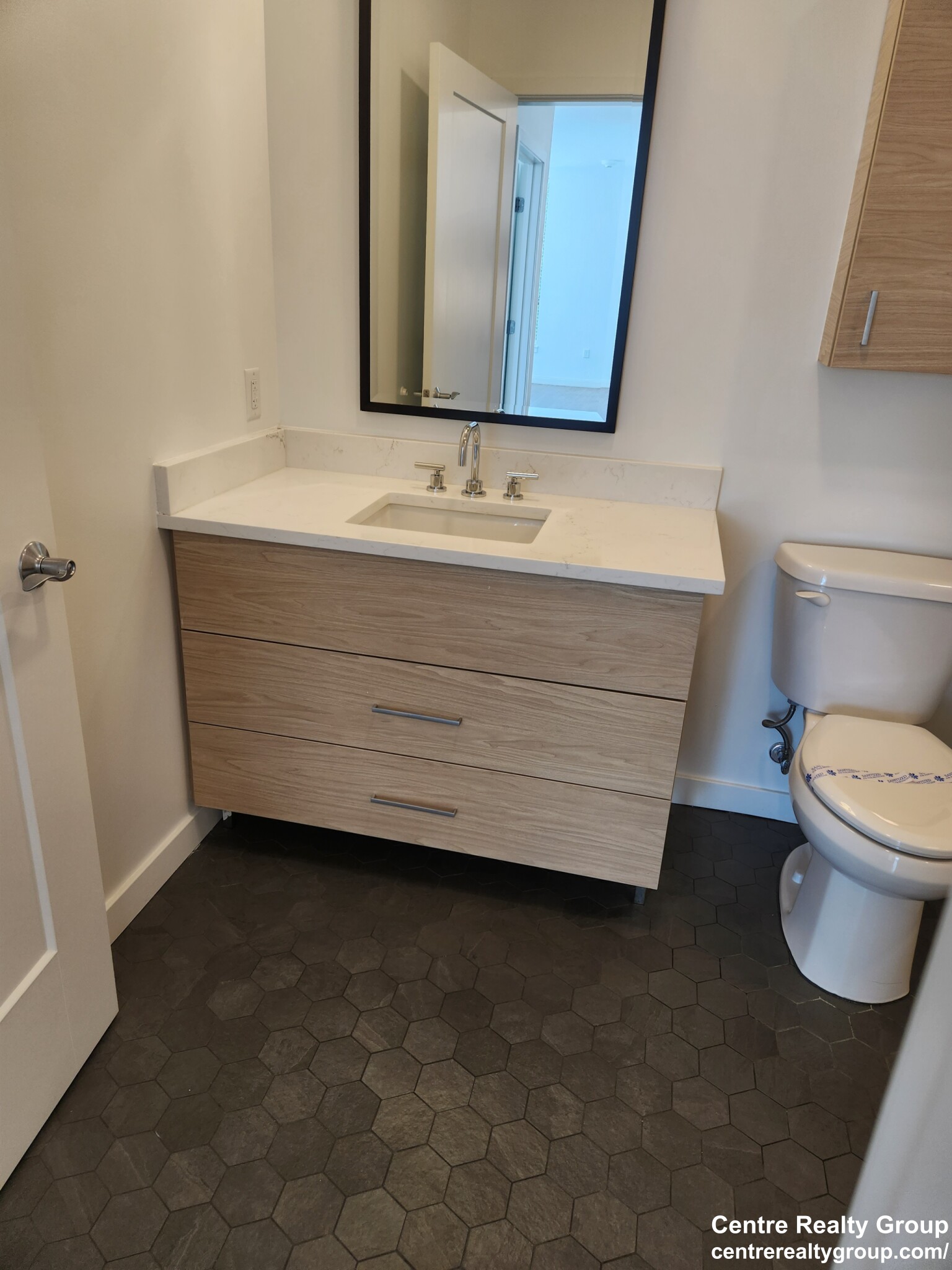 845 Washington St, Newtonville