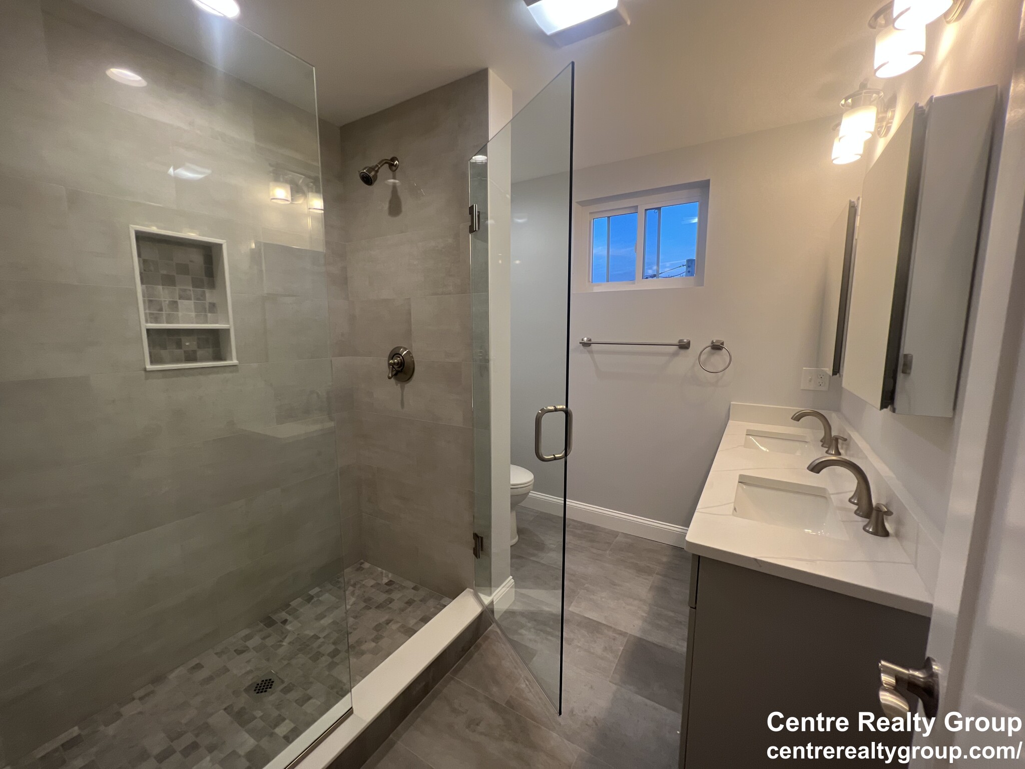 83 Parmenter Rd, South Side