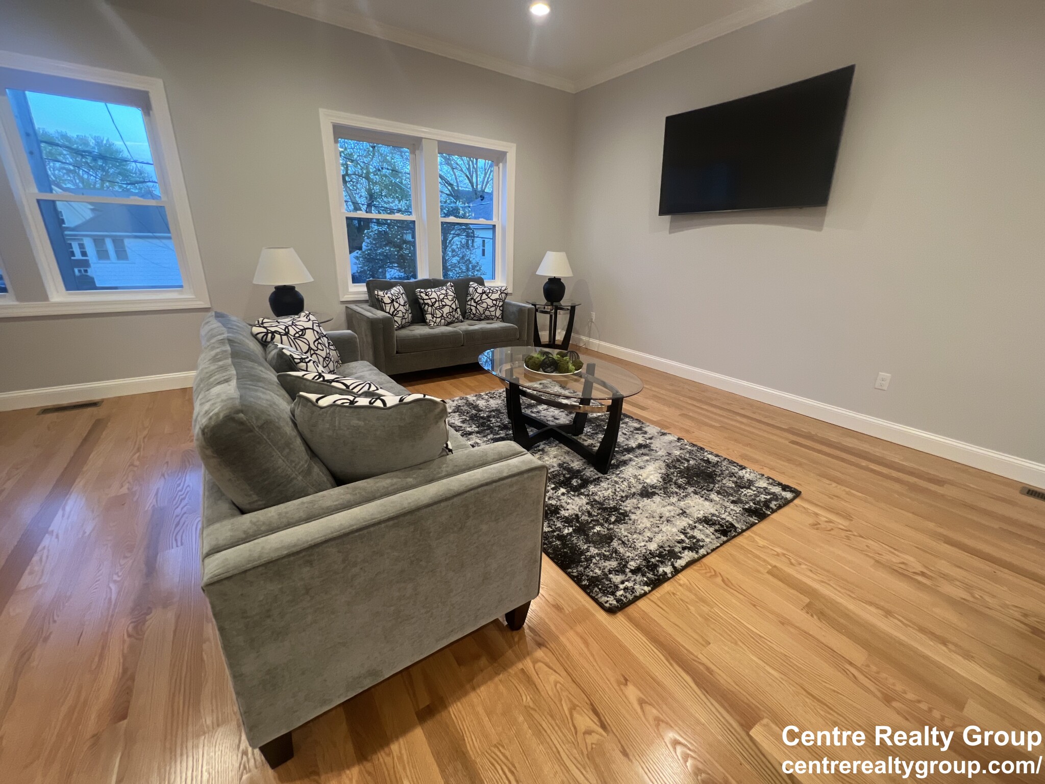 83 Parmenter Rd, South Side