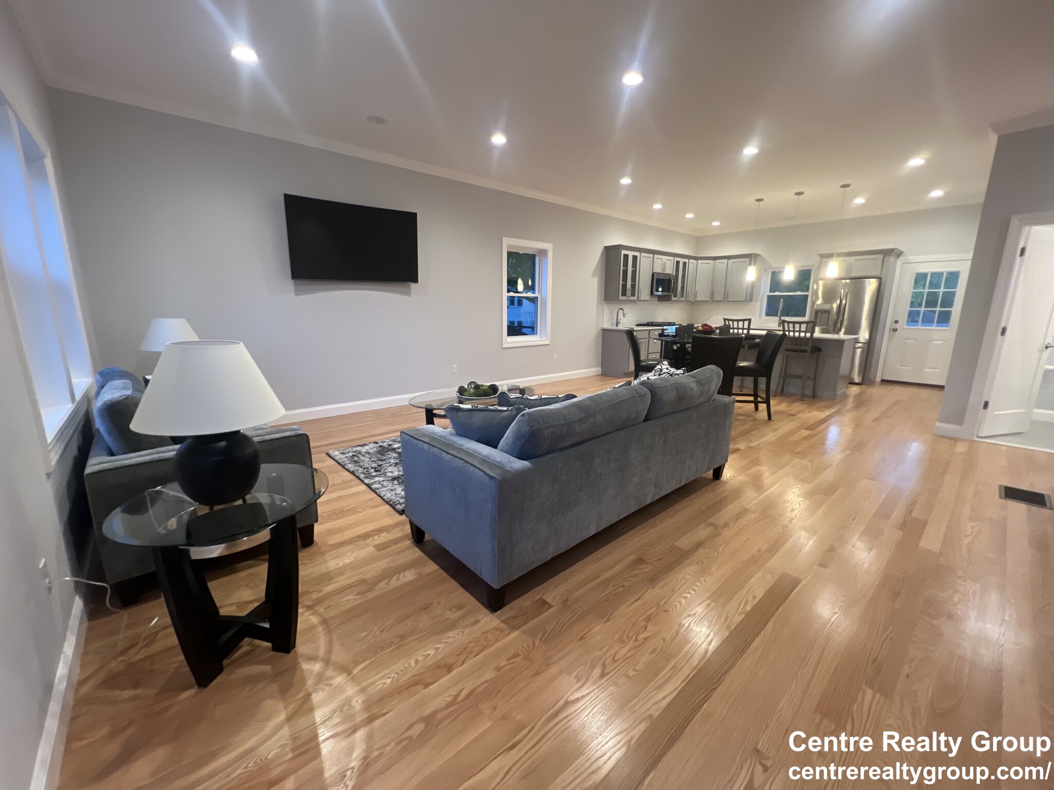 83 Parmenter Rd, South Side