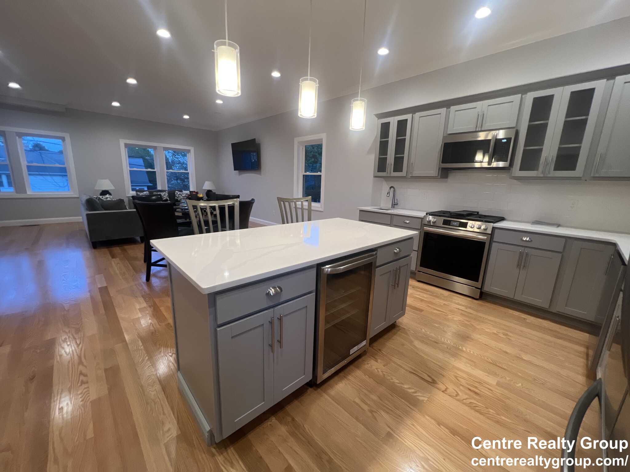 83 Parmenter Rd, South Side