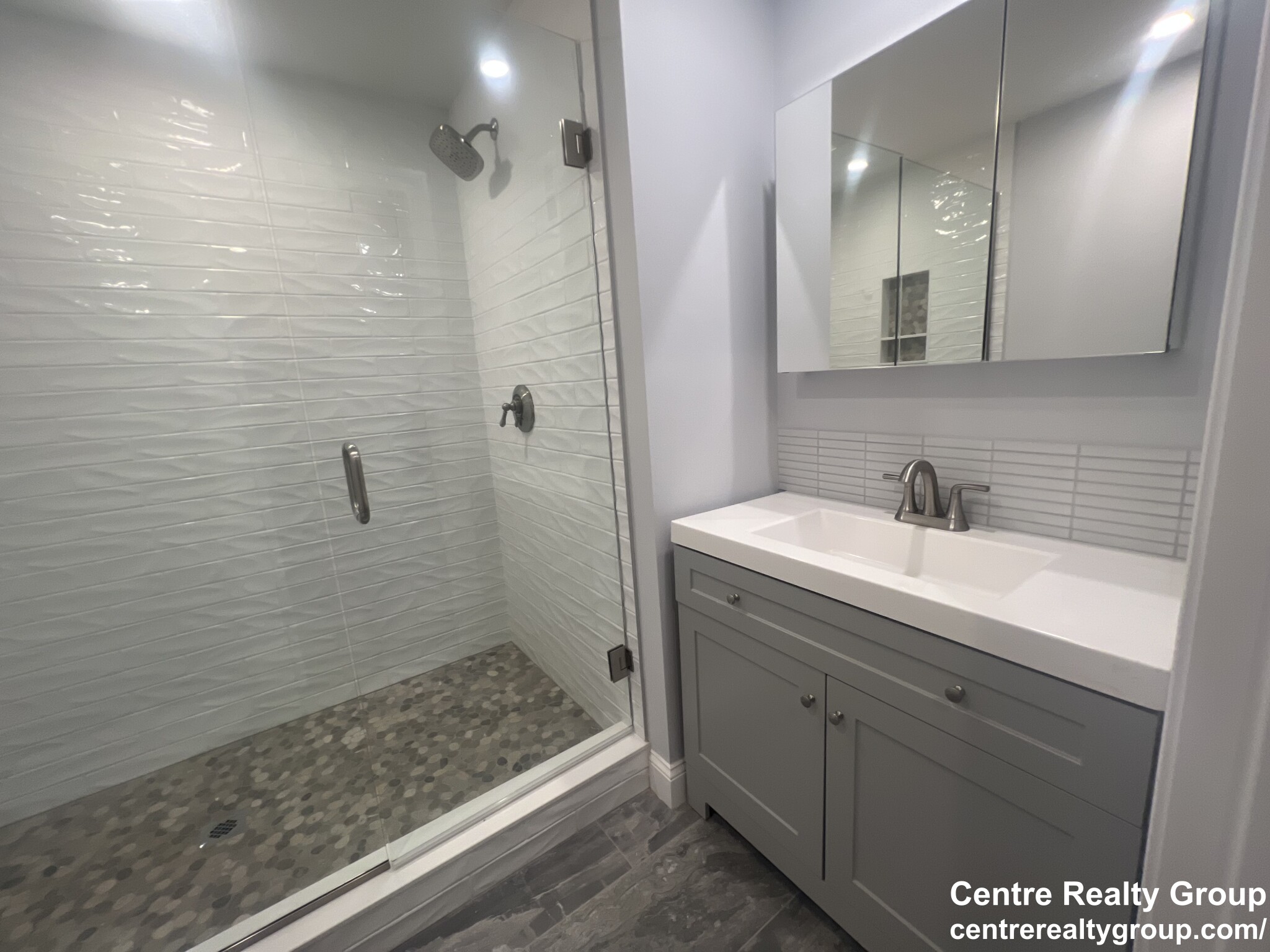 83 Parmenter Rd, South Side