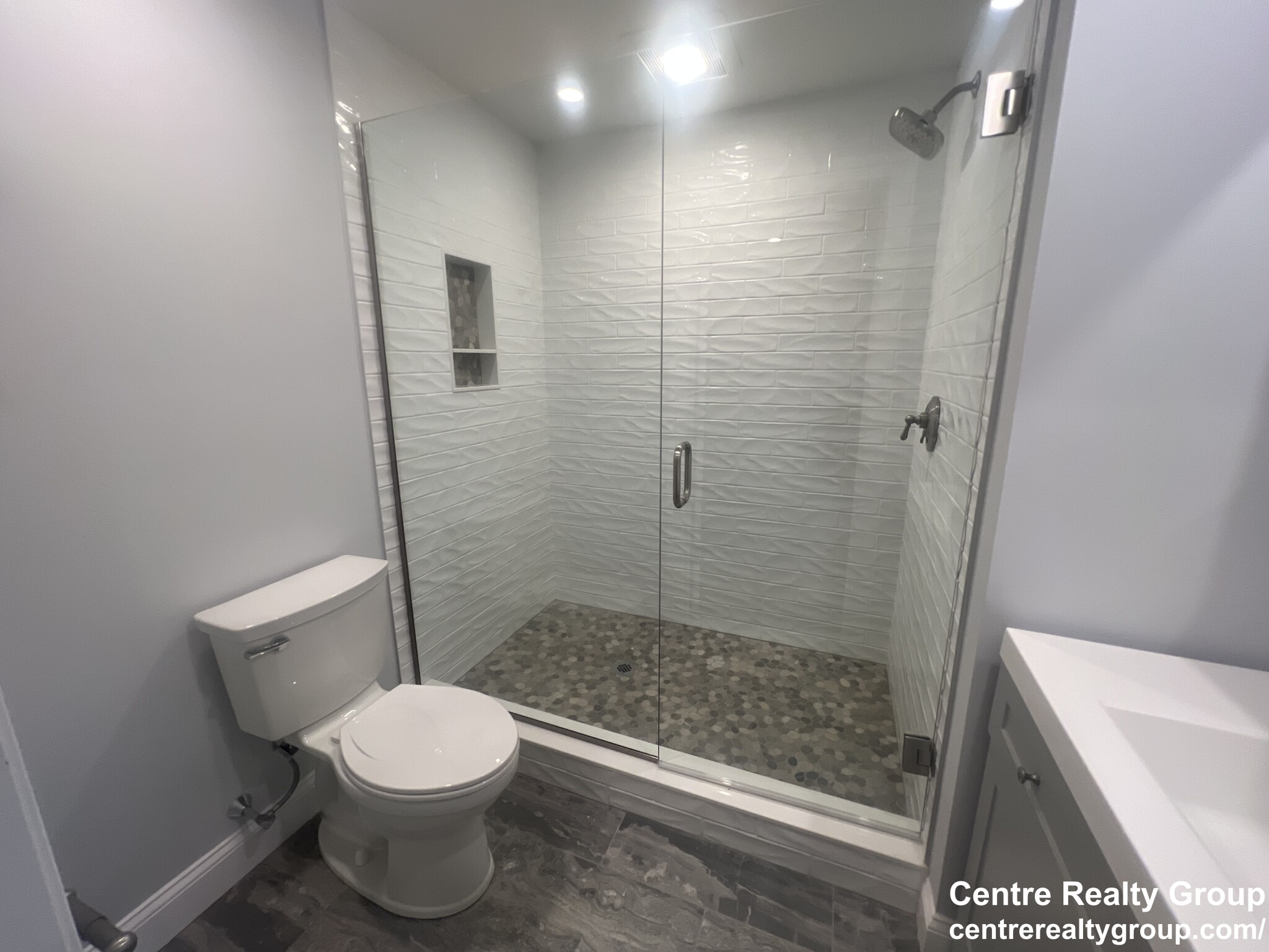 83 Parmenter Rd, South Side