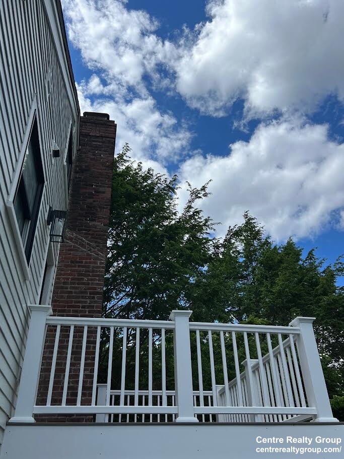 1136 Walnut St, Newton Highlands