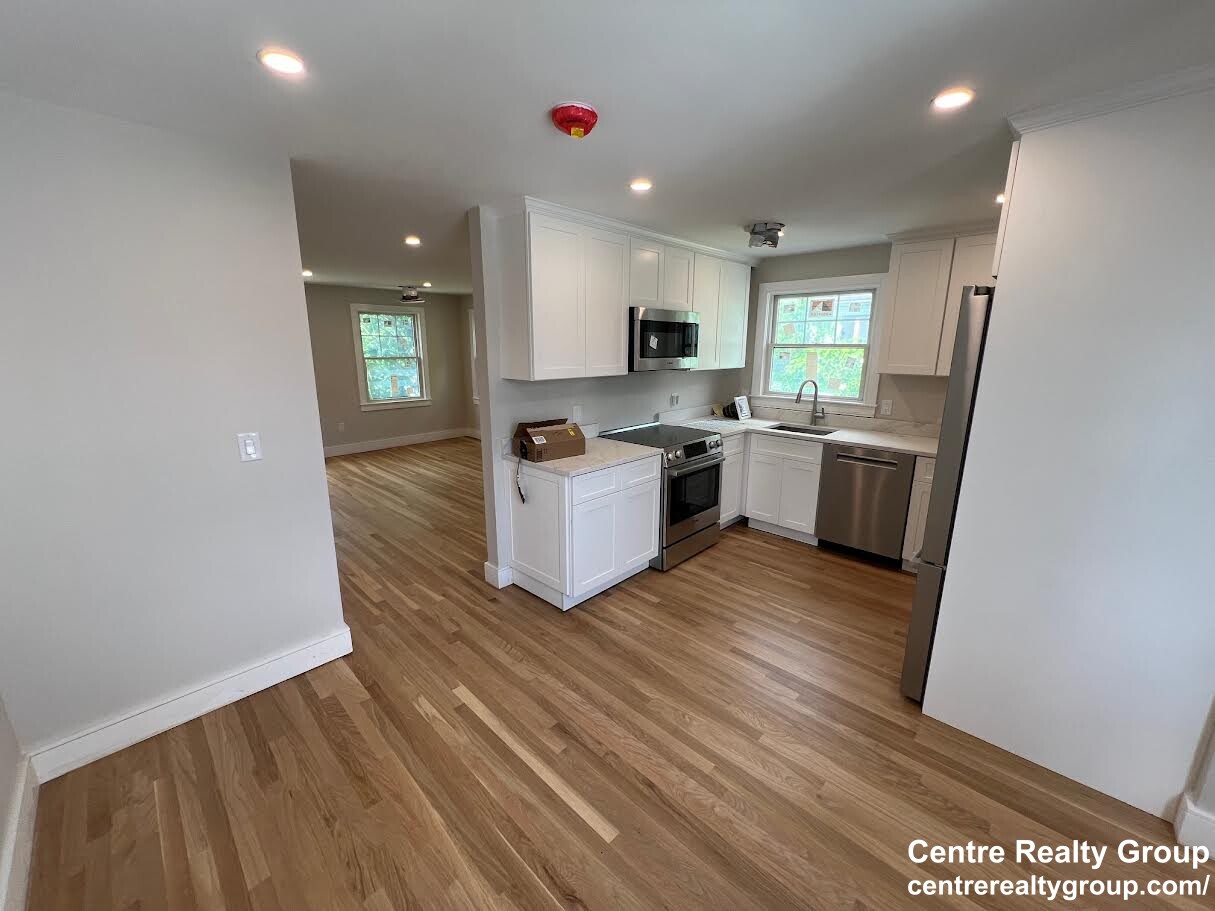 1136 Walnut St, Newton Highlands