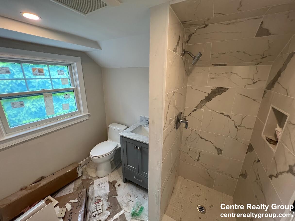 1136 Walnut St, Newton Highlands