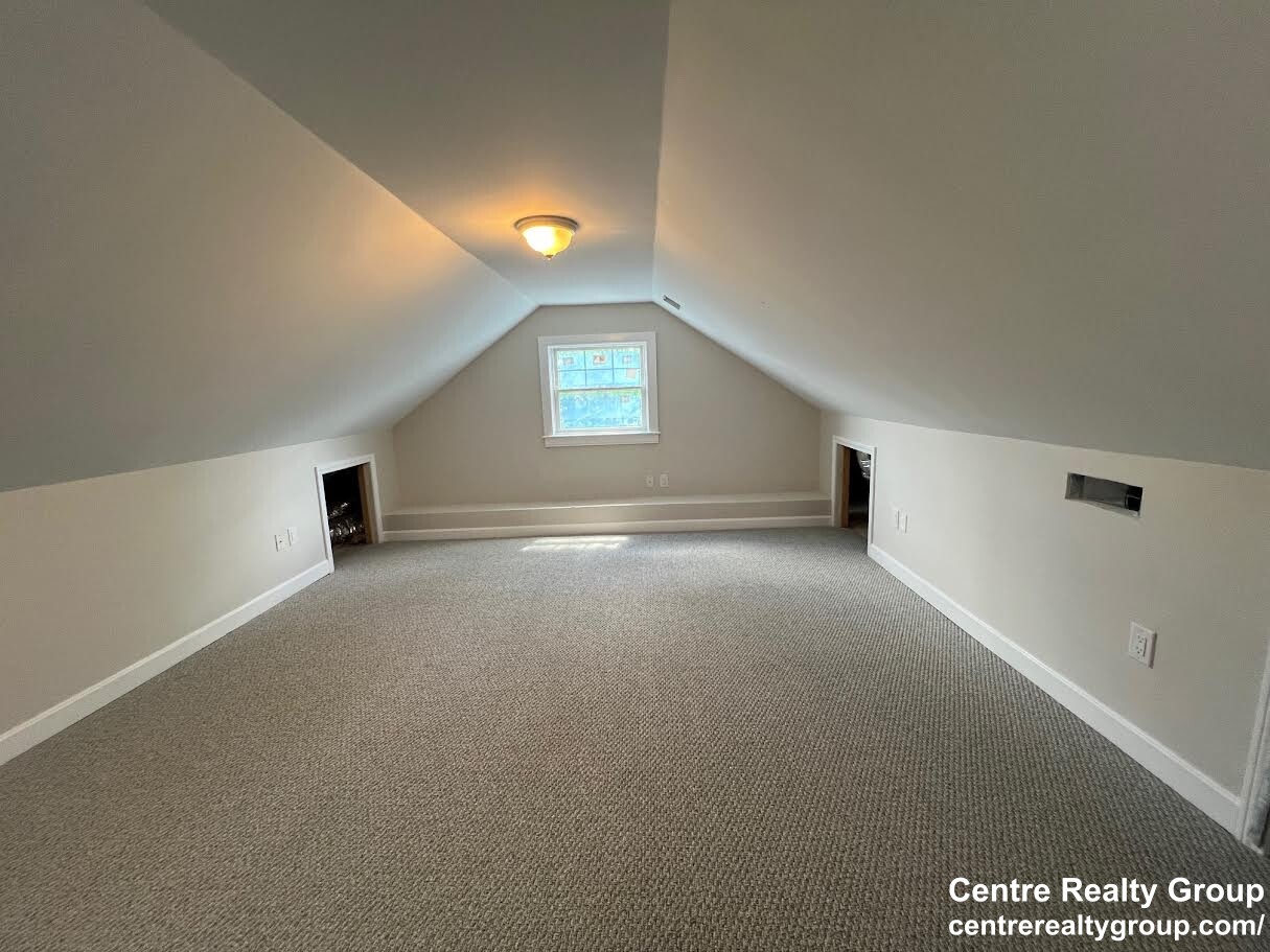 1136 Walnut St, Newton Highlands