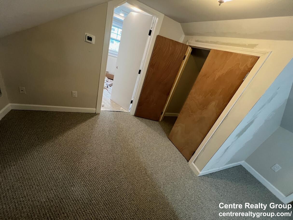 1136 Walnut St, Newton Highlands