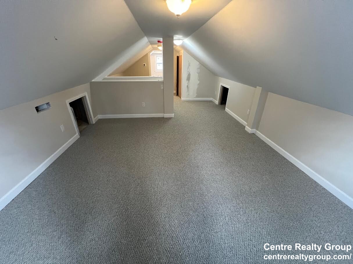 1136 Walnut St, Newton Highlands