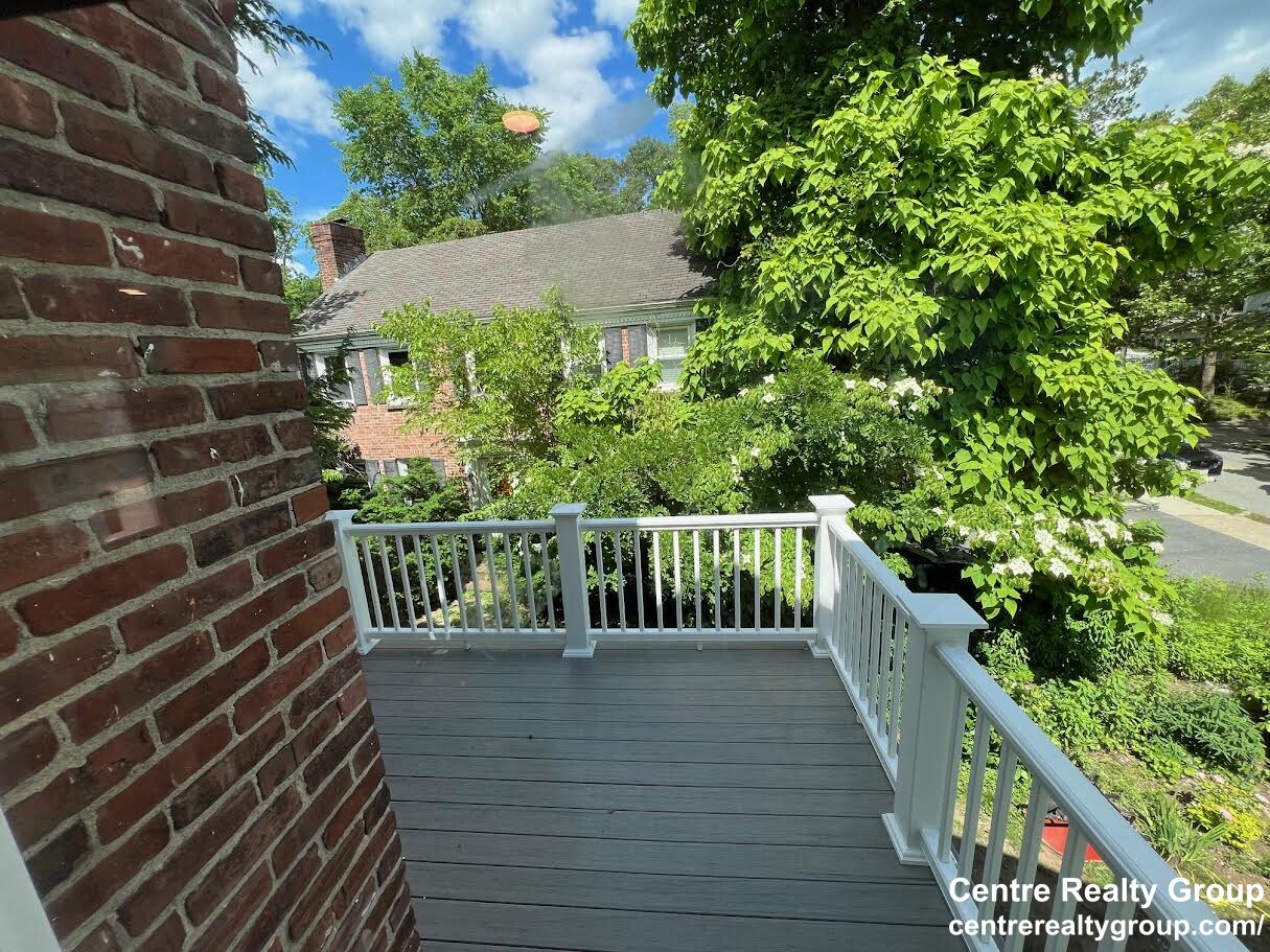 1136 Walnut St, Newton Highlands