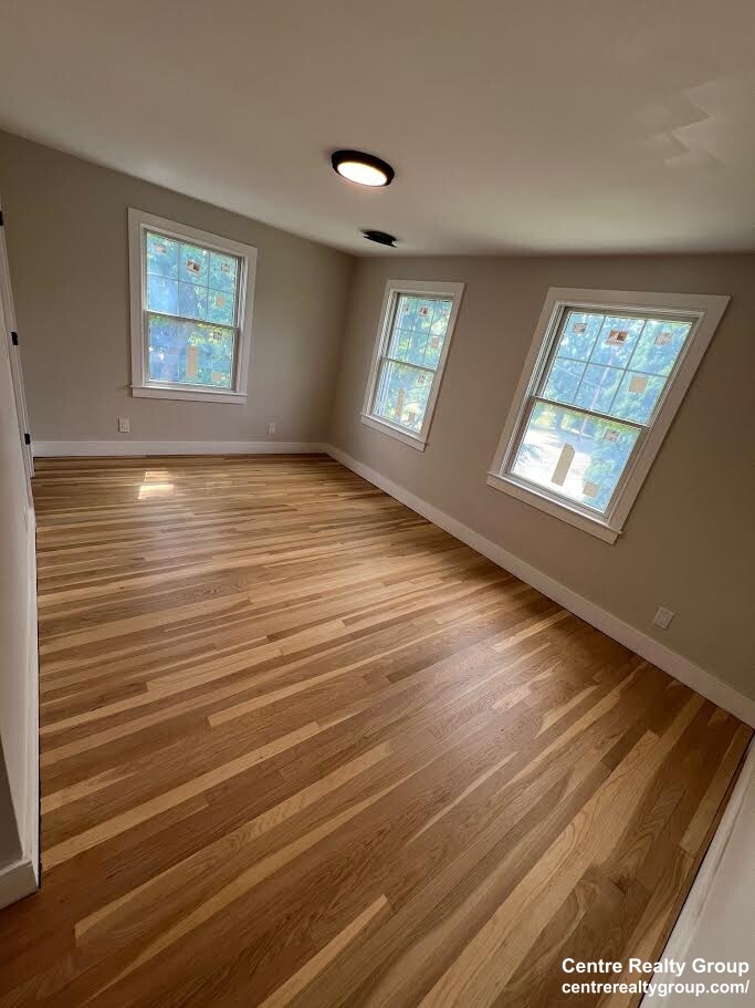 1136 Walnut St, Newton Highlands