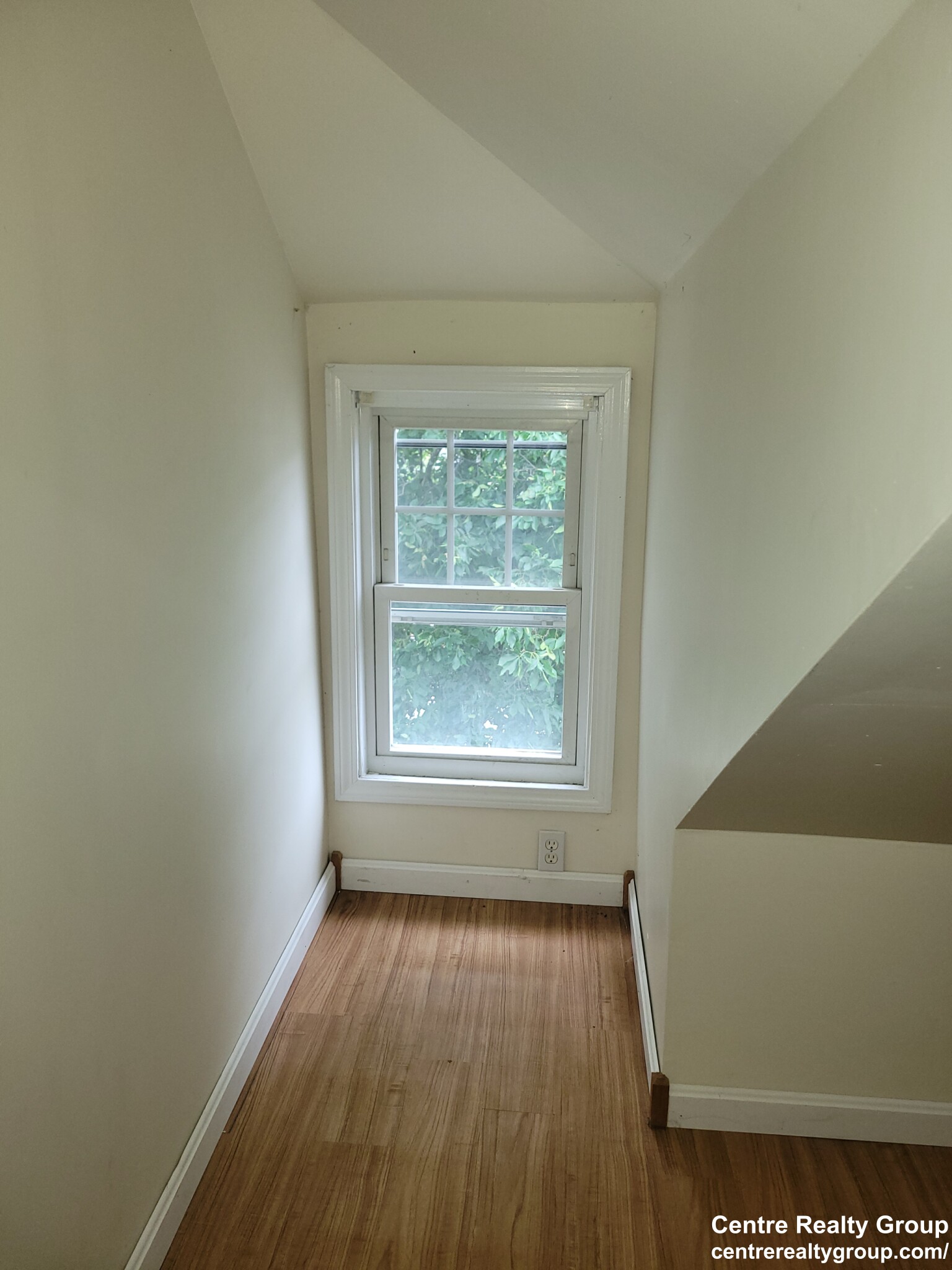 45 Jackson St, Thompsonville