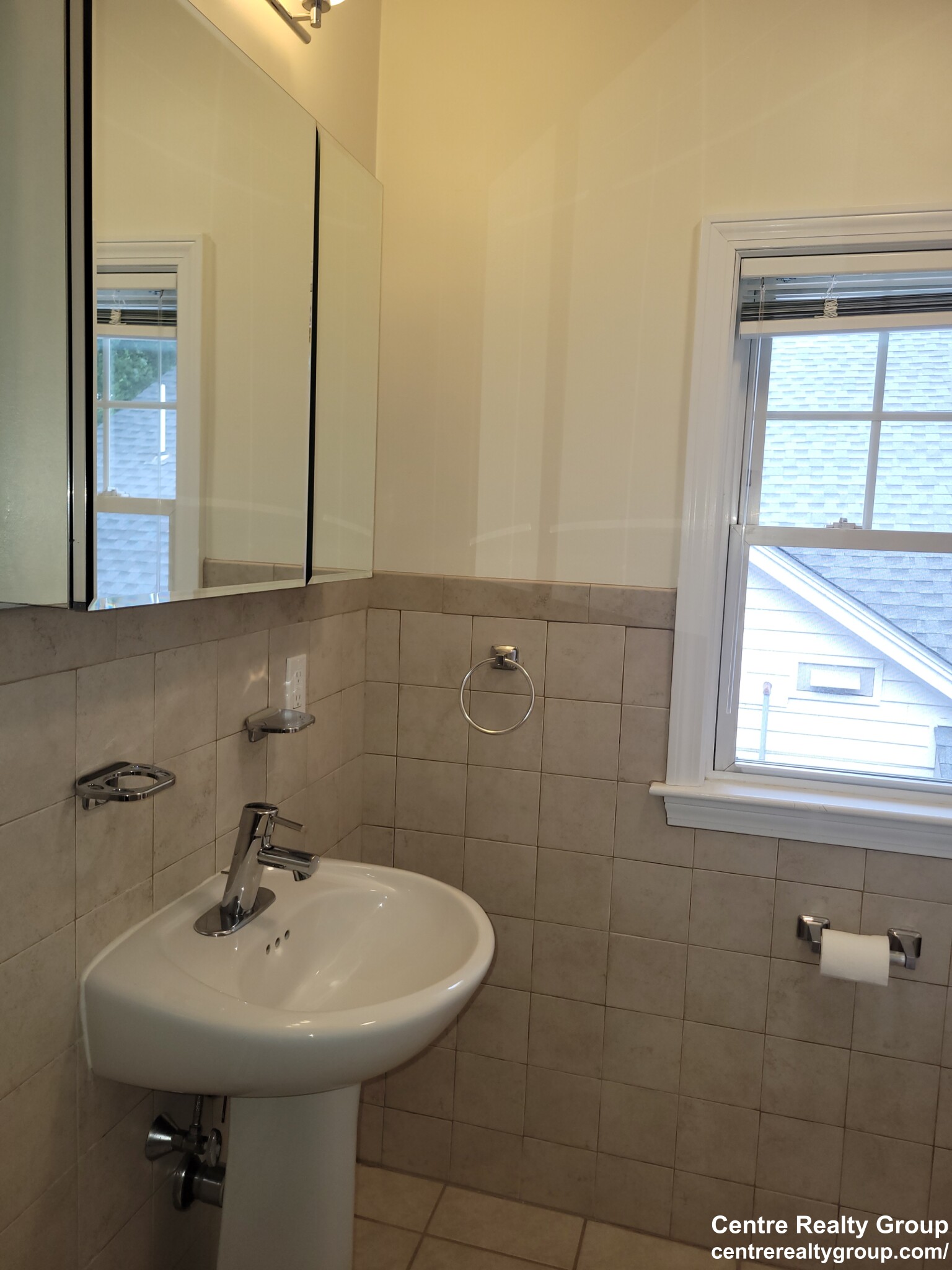 45 Jackson St, Thompsonville