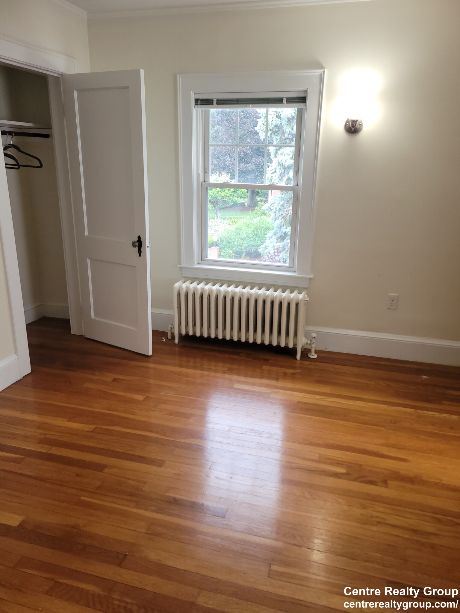 45 Jackson St, Thompsonville