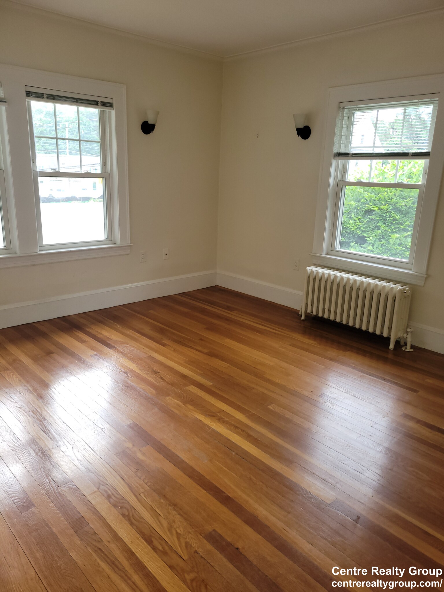 45 Jackson St, Thompsonville