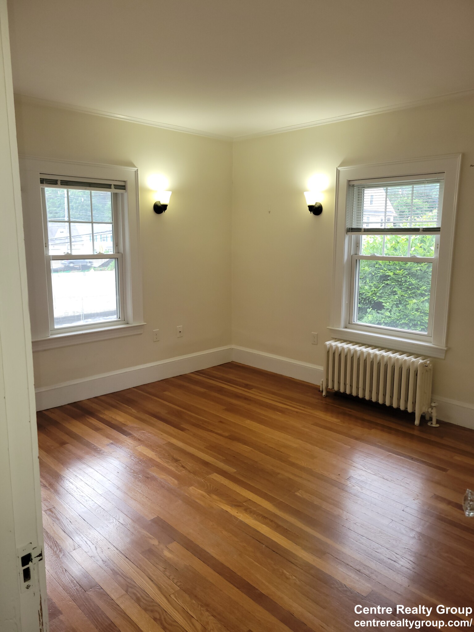 45 Jackson St, Thompsonville