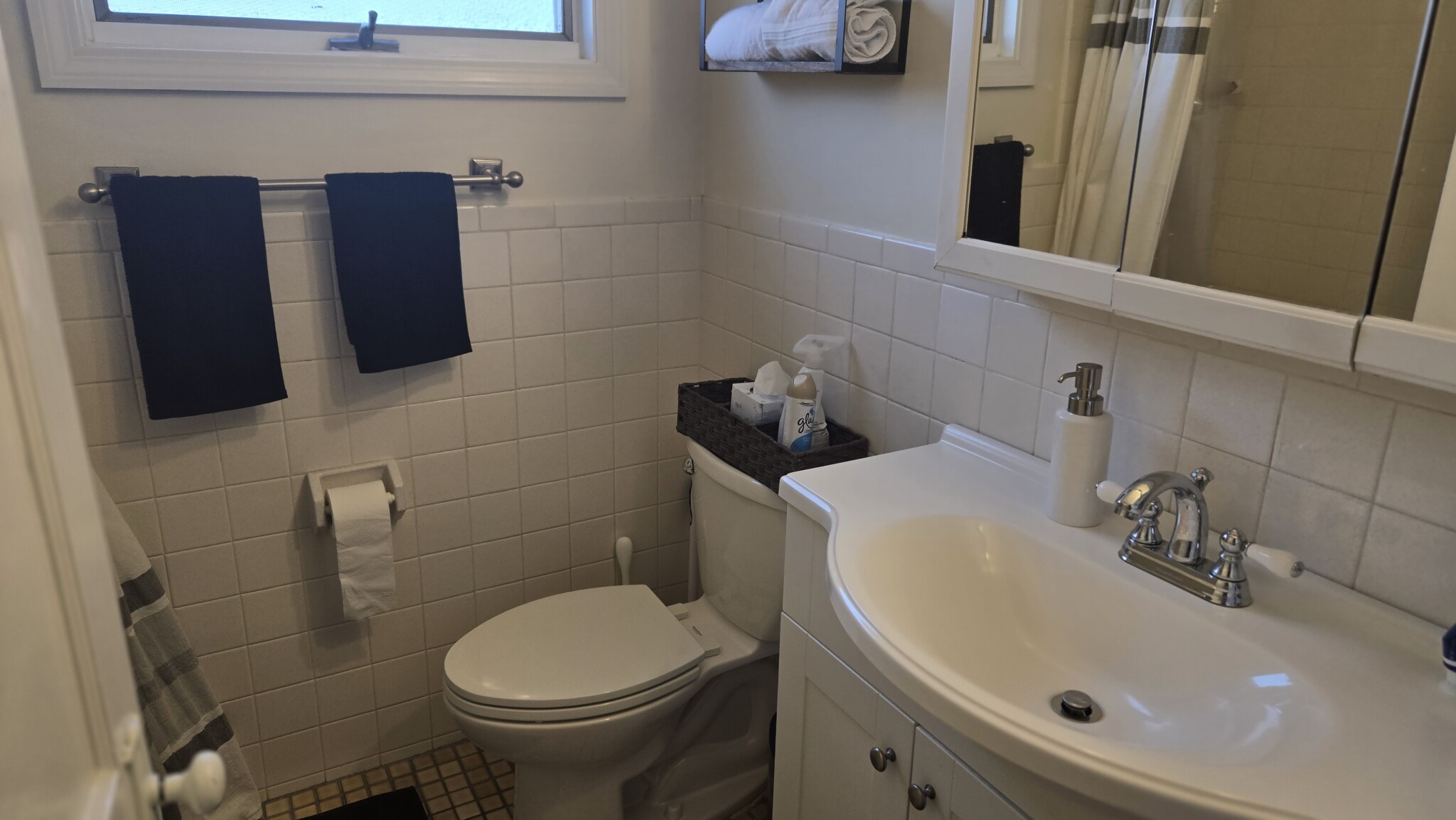 146 Hillside Rd, Watertown