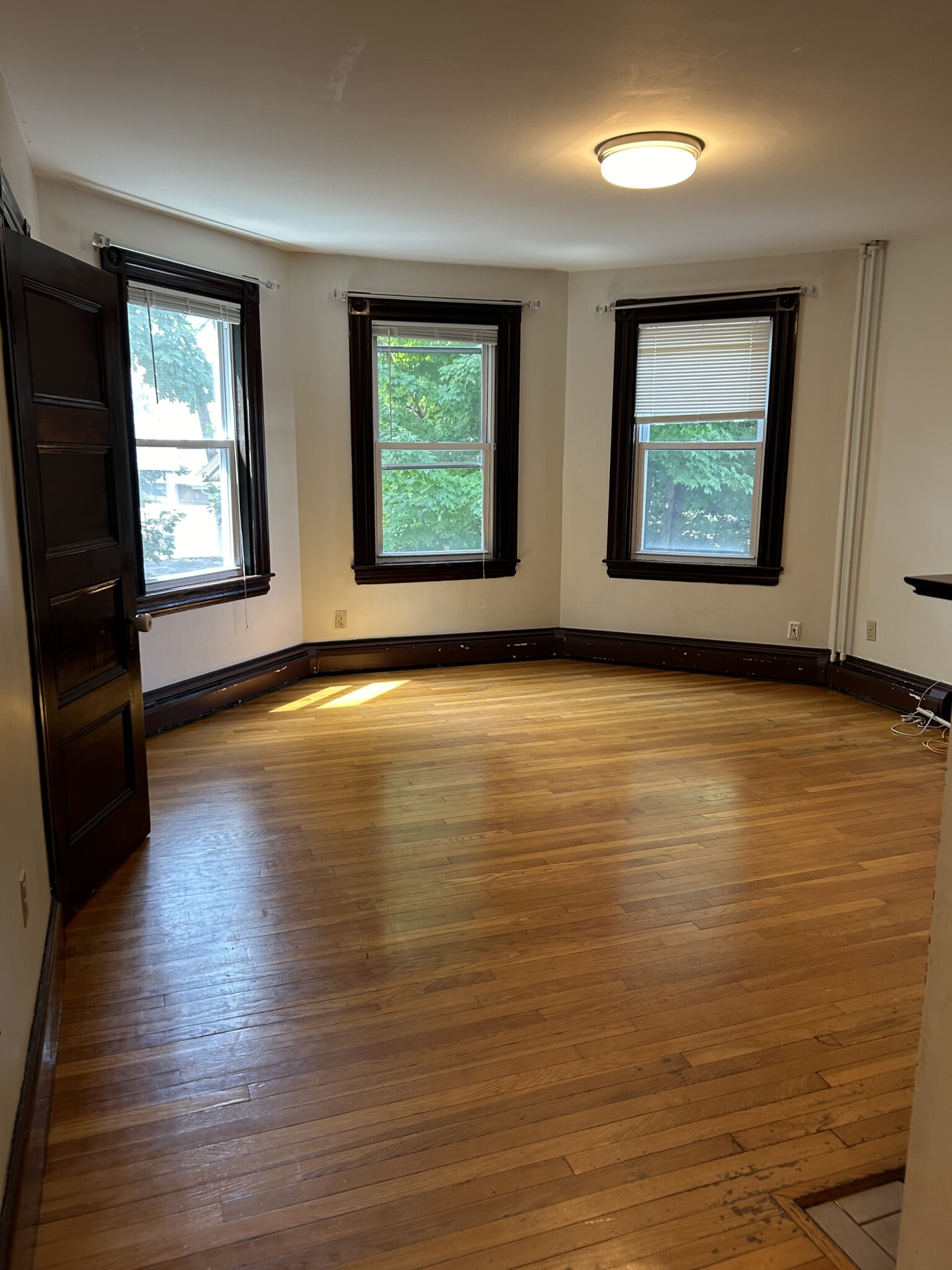 522 Watertown St, Nonantum