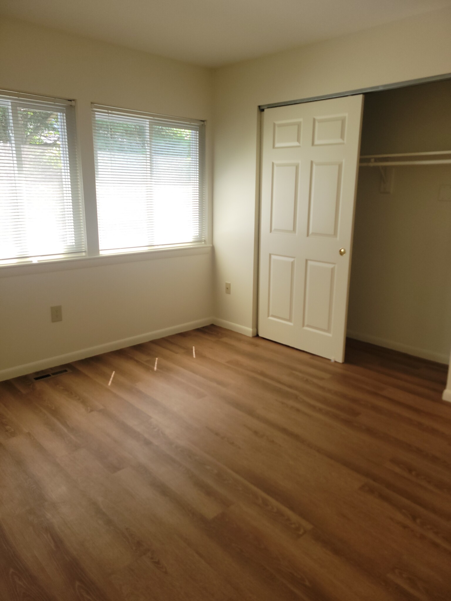 54 Hamlet St, Thompsonville