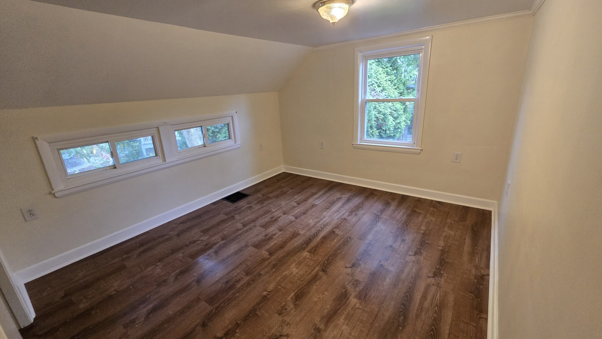 77 Hartford St, Newton Highlands