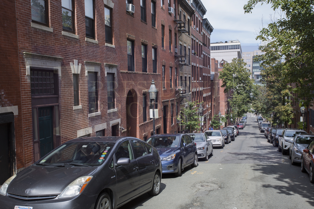 53 Irving St, Beacon Hill