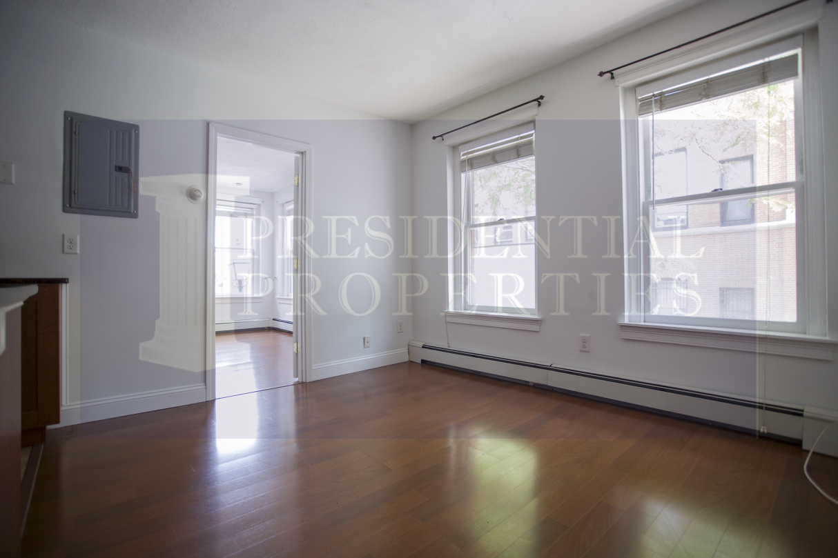 53 Irving St, Beacon Hill