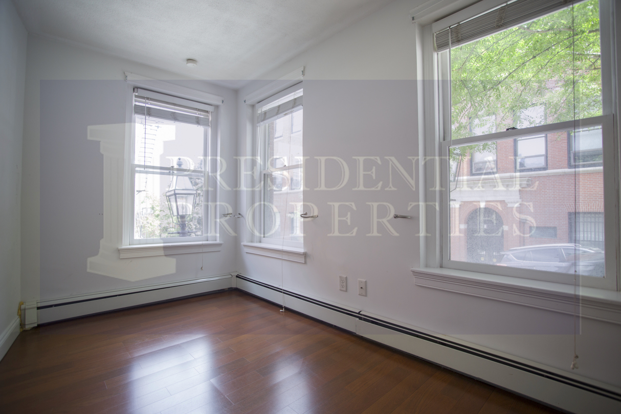 53 Irving St, Beacon Hill