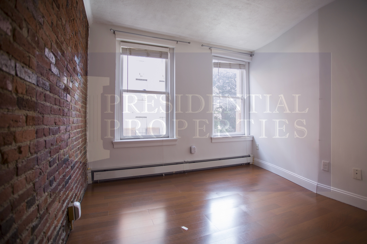 53 Irving St, Beacon Hill