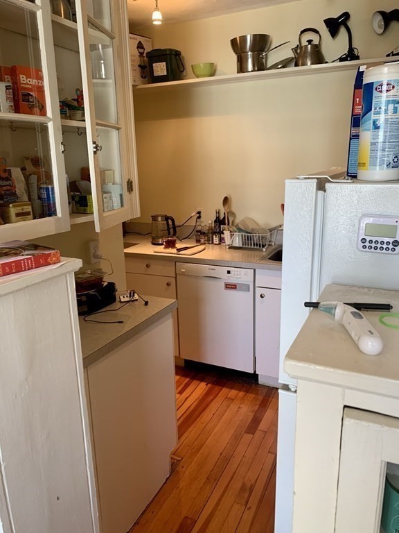 36 Linnaean St, Neighborhood Nine