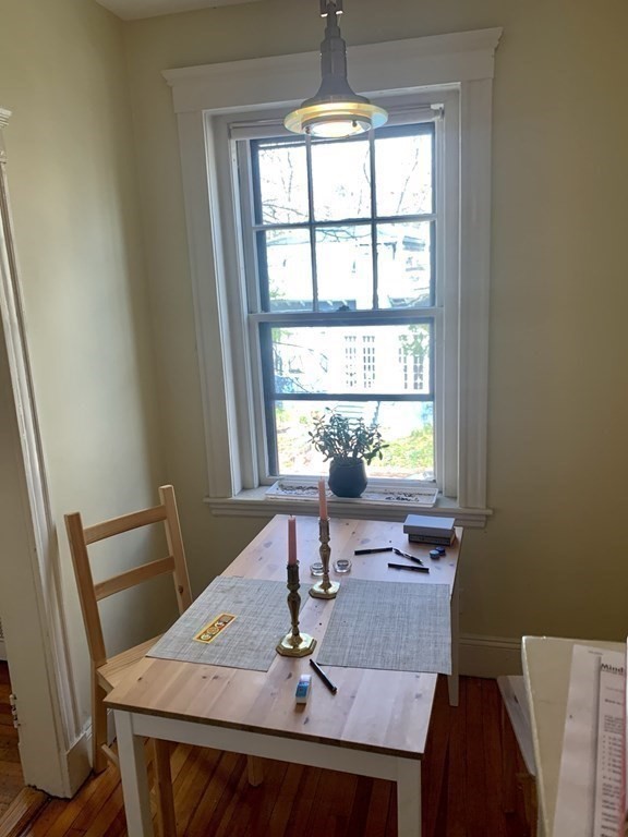 36 Linnaean St, Neighborhood Nine