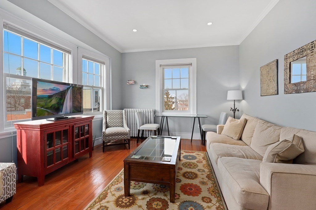 371 Harvard St, Harvard Square