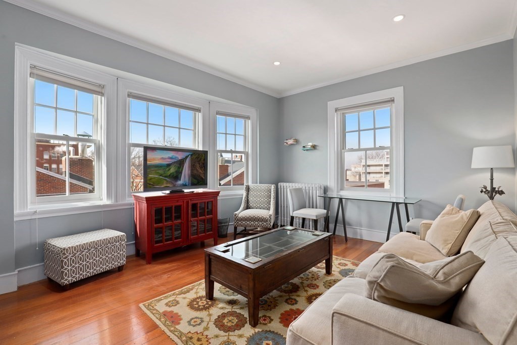 371 Harvard St, Harvard Square