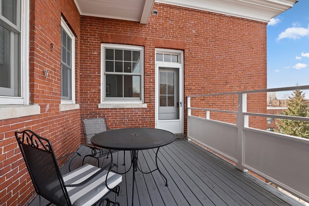 371 Harvard St, Harvard Square