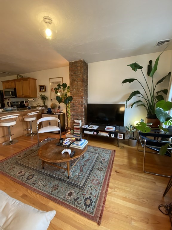 372 Athens St, South Boston