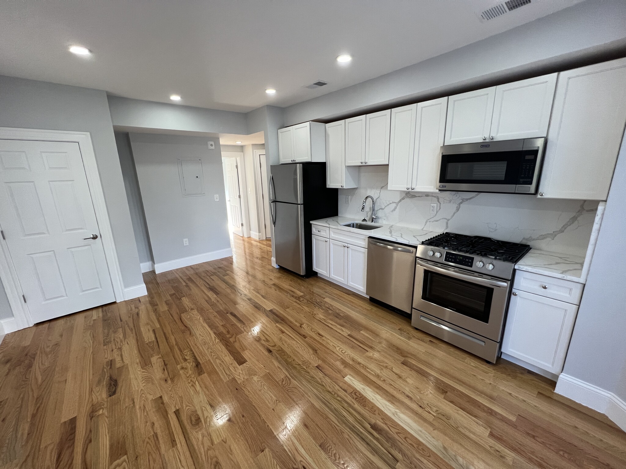 372 Oxford St,, Porter Square
