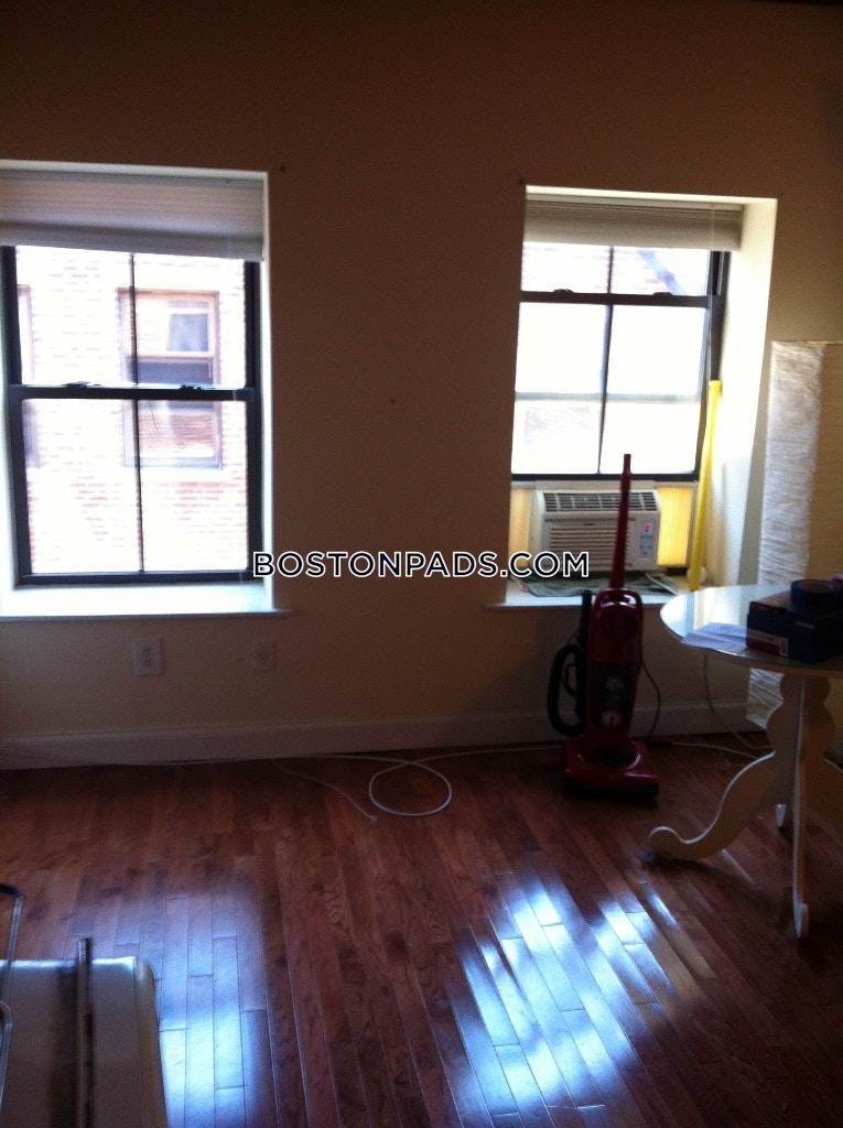 99 Fulton St, North End