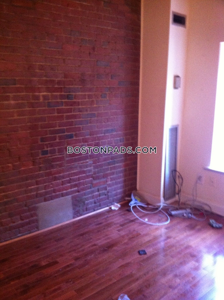 99 Fulton St, North End