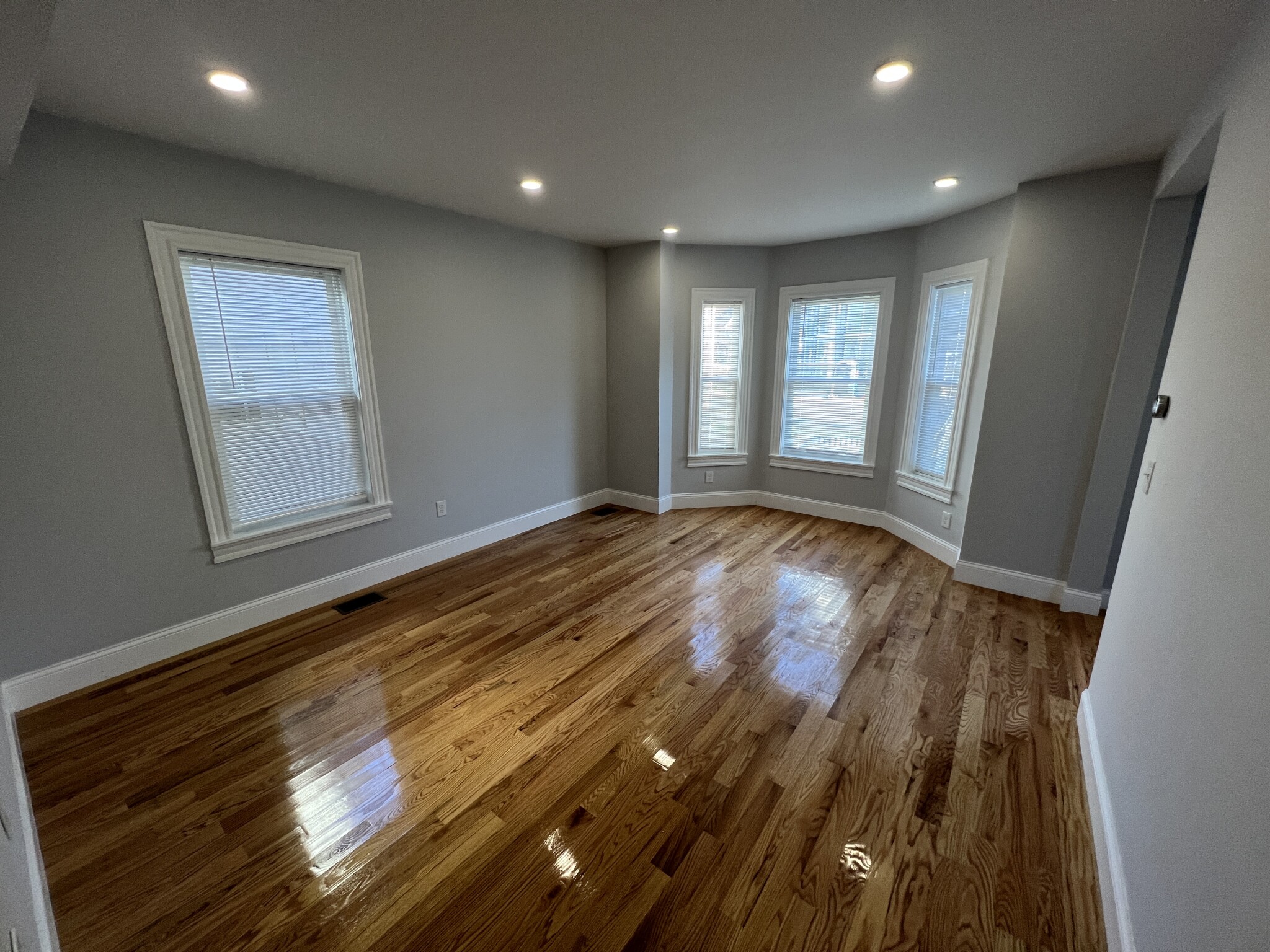 374 Oxford St, Porter Square