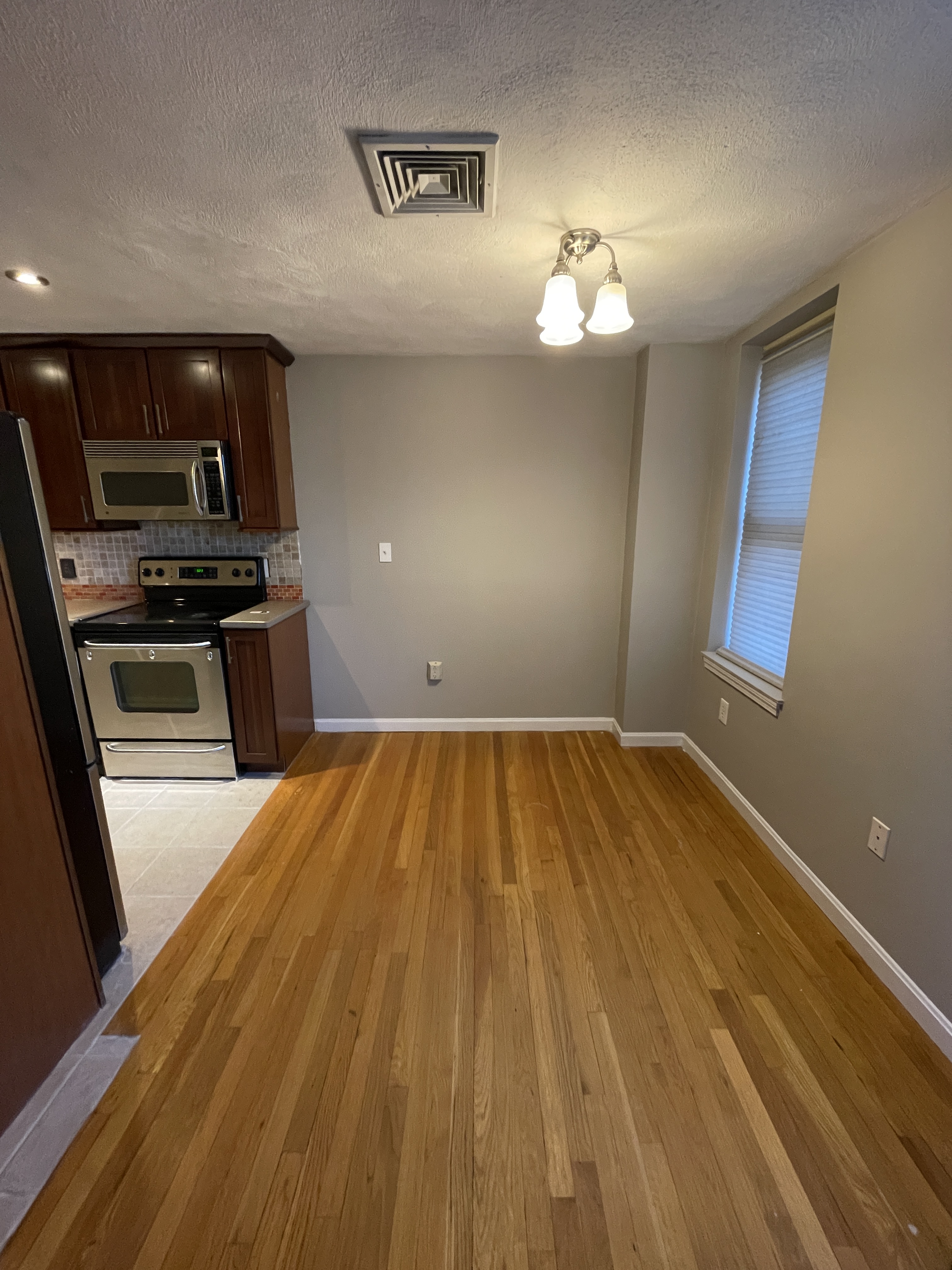 37 Essex St, Charlestown