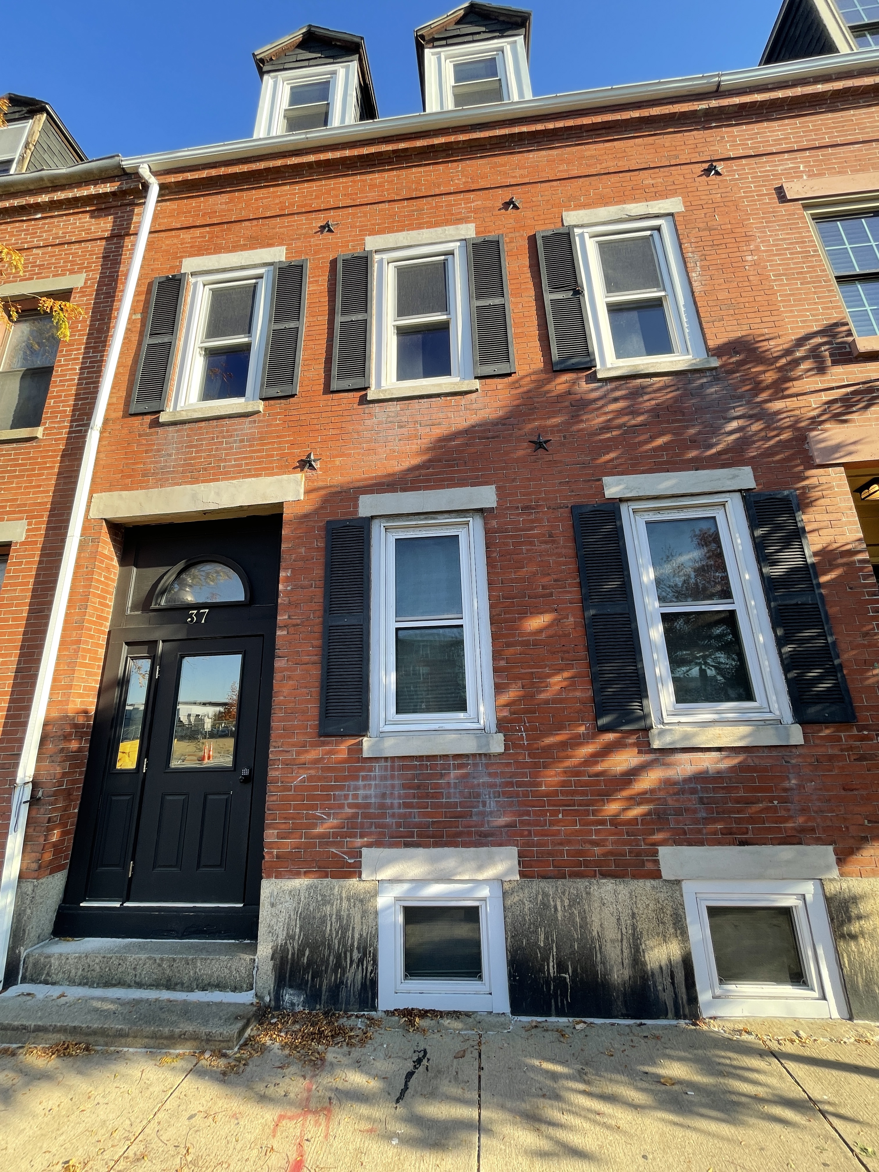 37 Essex St, Charlestown