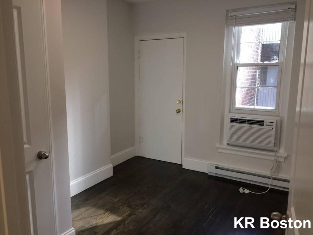 38 Clearway St, Back Bay